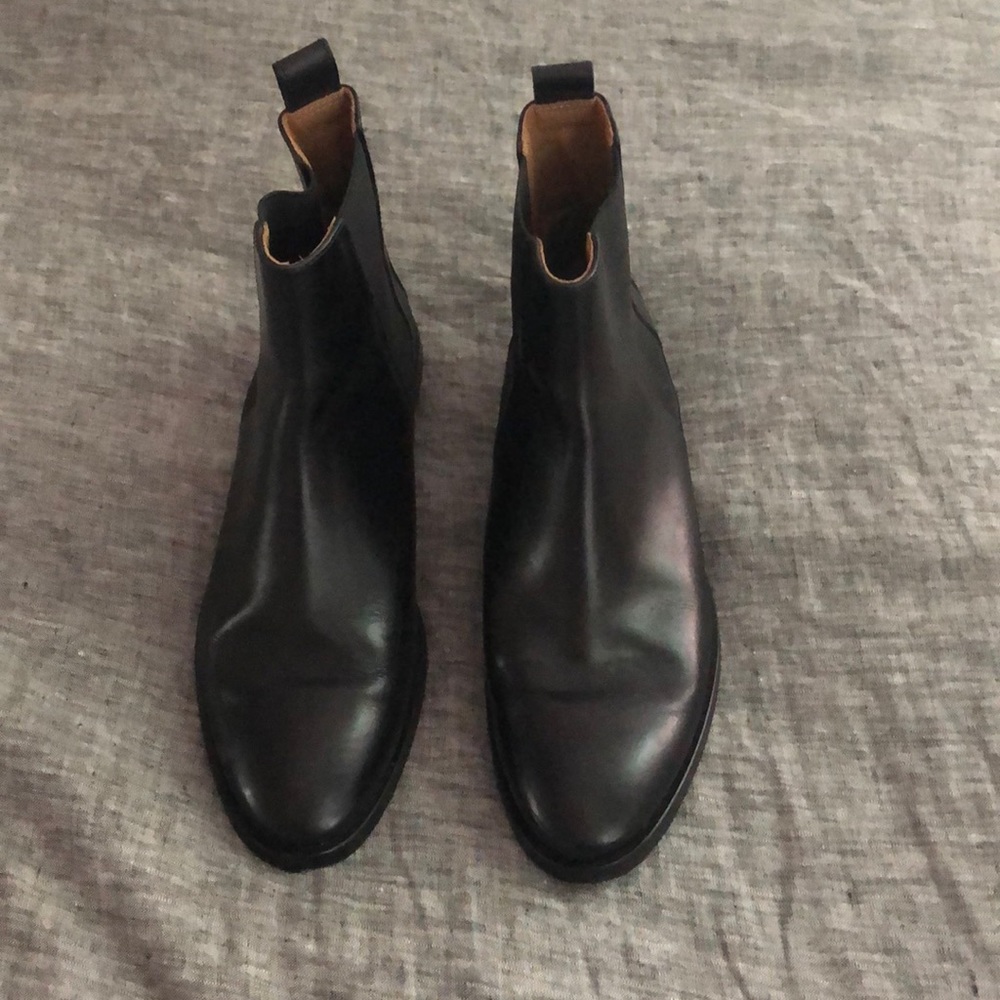 Everlane Chelsea boot